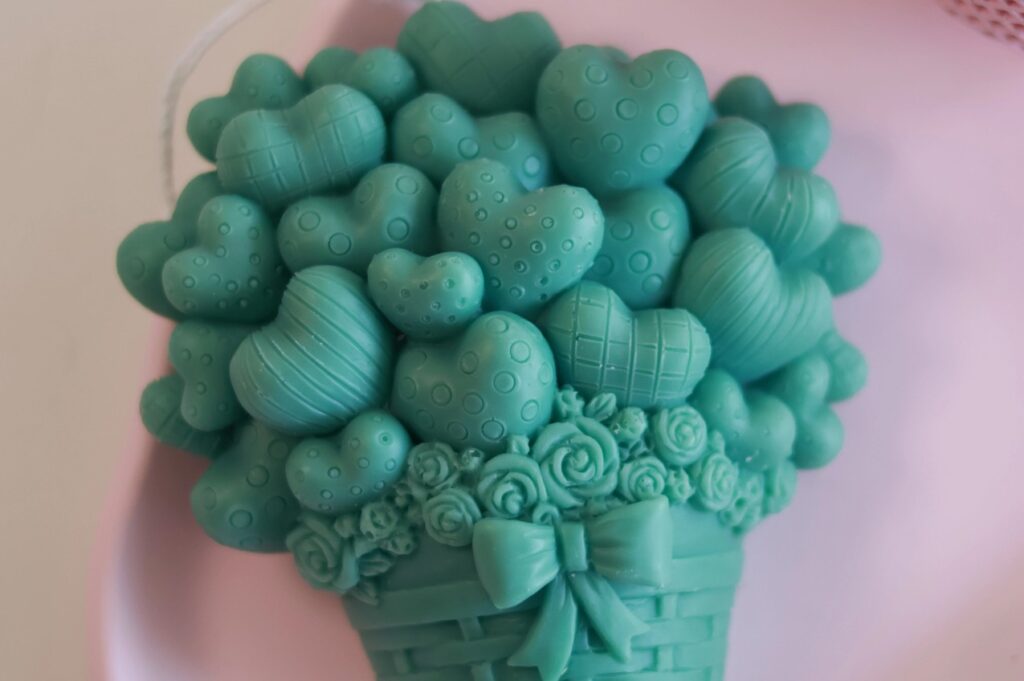 Backet-with-heart-balloon